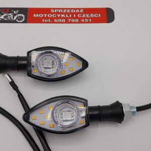 KIERUNKOWSKAZ CZARNY LED