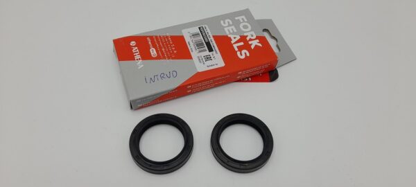 USZCZELNIACZ 37x49x8/9,5  SUZUKI VL125